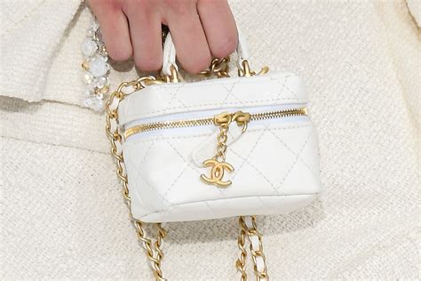 chanel портмоне|chanel vanity bag.